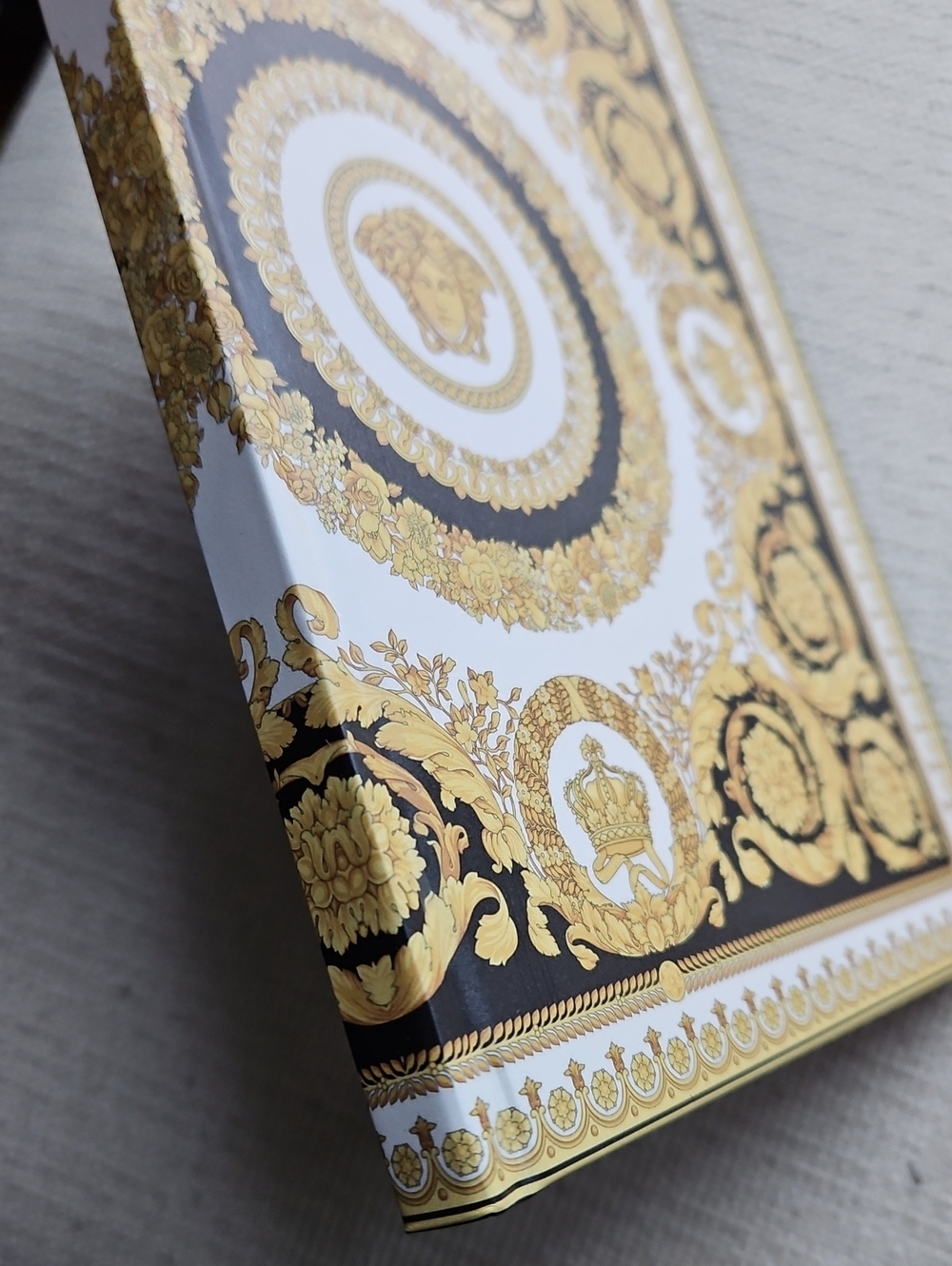 Versace Journal - Picture 11 of 13